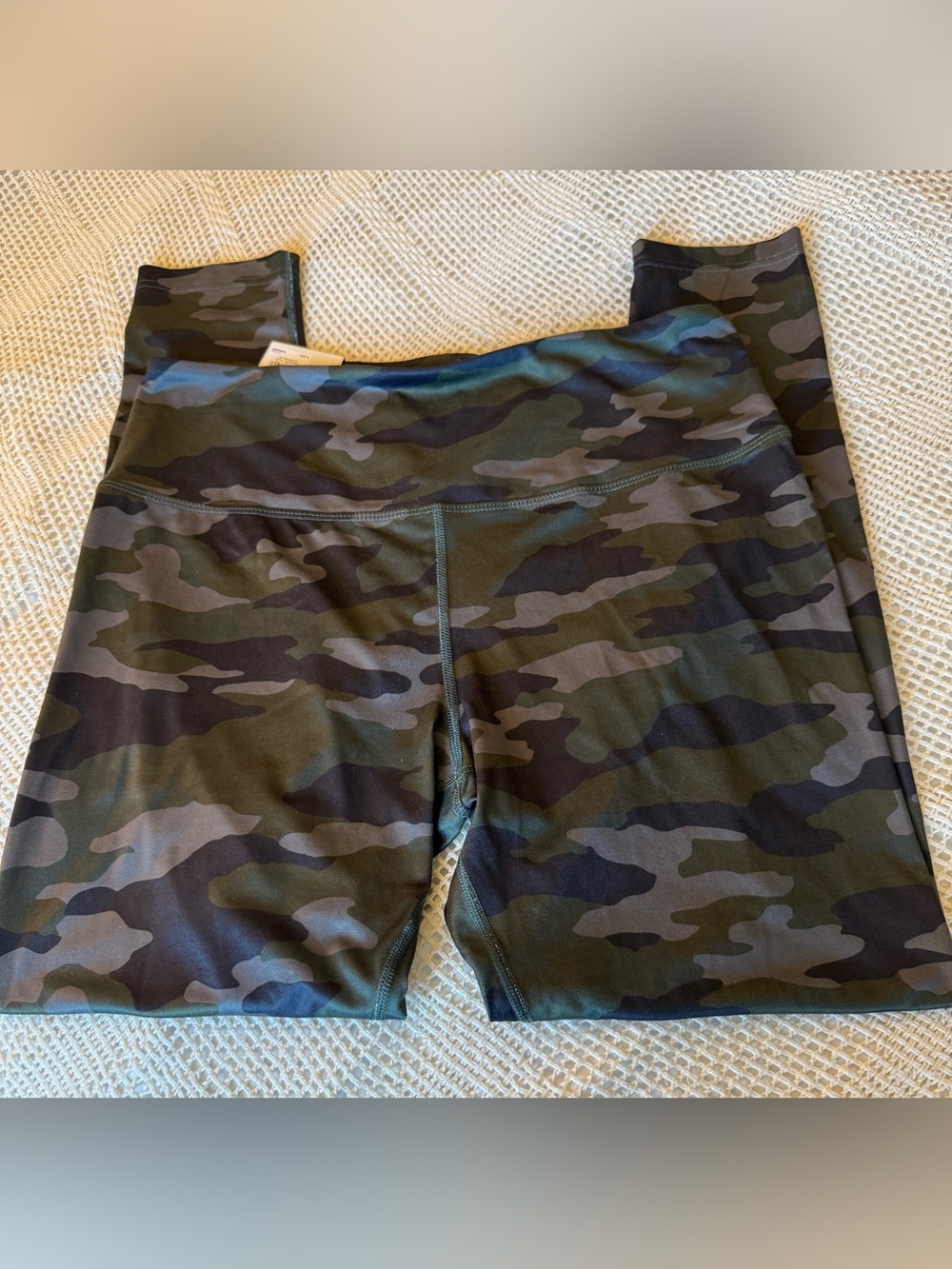 New women's SO high rise leggings in XL